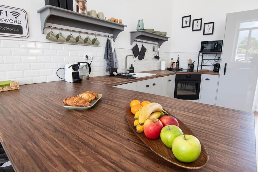 Treize Maison 3 Bed House In Centre Of Saint Severin المظهر الخارجي الصورة